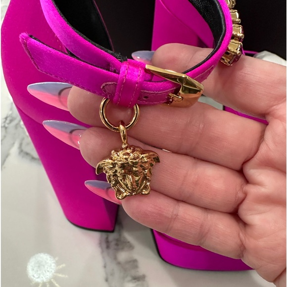 Versace Medusa Aevitas 125mm Satin Pumps - Picture 5 of 9